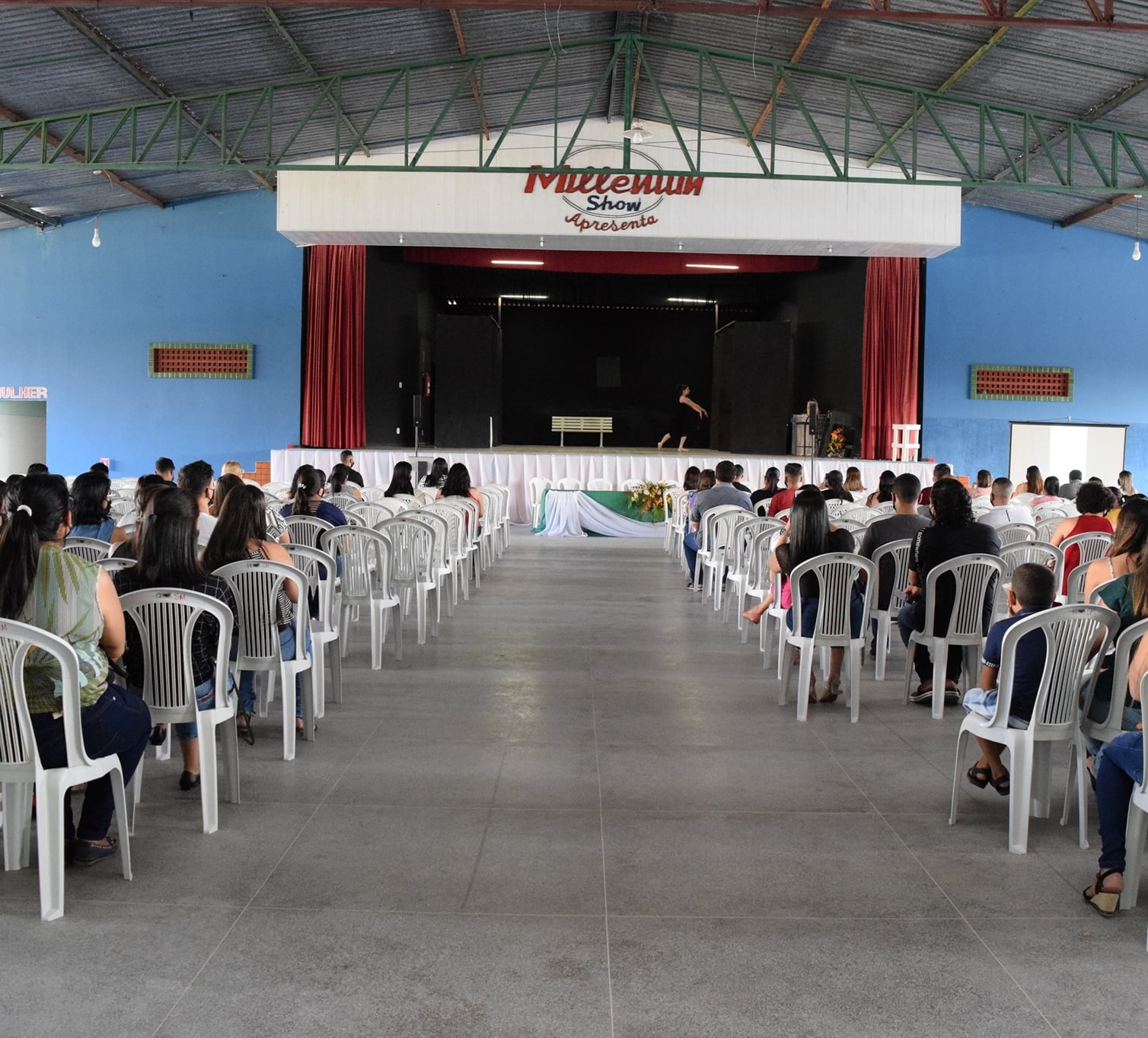 SECRETARIA DE EDUCAÇÃO DE LAJEDO REÚNE CORPO DOCENTE PARA ACOLHIDA DA VOLTA ÀS AULAS