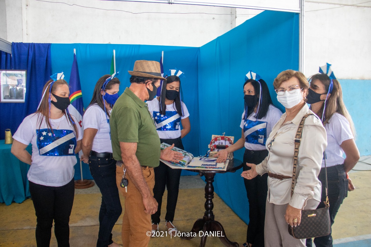  Secretaria Municipal de Educação e Esportes de Agrestina realiza exposição do Projeto "Minha Cidade tem Histórias e Memórias".