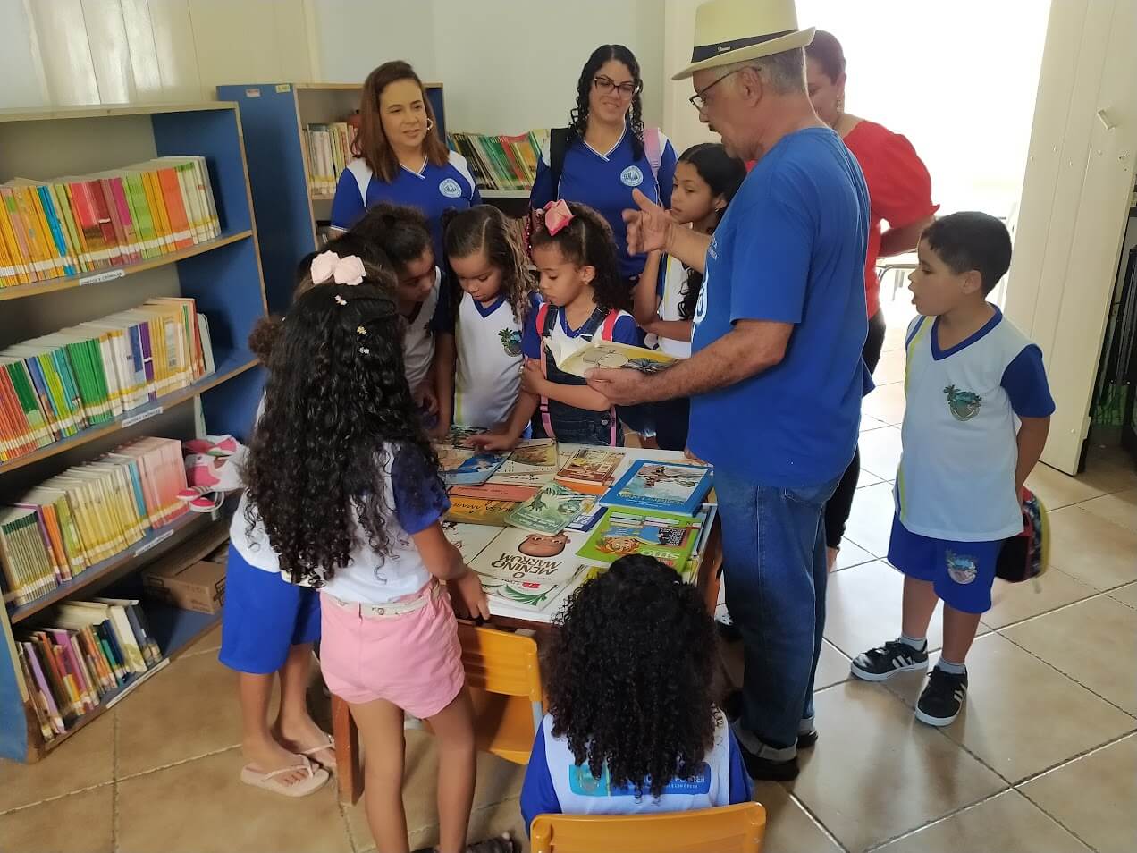 A SECRETARIA DE EDUCAÇÃO DE SÃO VICENTE FÉRRER-PE, ATRAVÉS DA BIBLIOTECA MUNICIPAL ALUISIO INOSOJA, REALIZA EXPOSIÇÃO LITERÁRIA