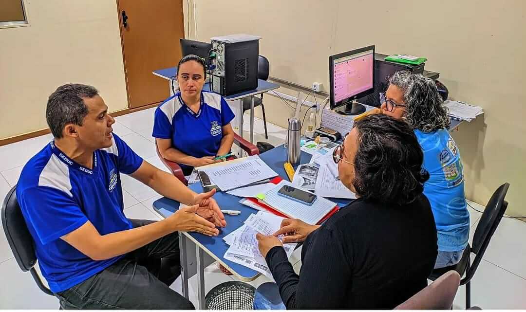 ESCOLA EM TEMPO INTEGRAL E ESCOLA CONECTADA