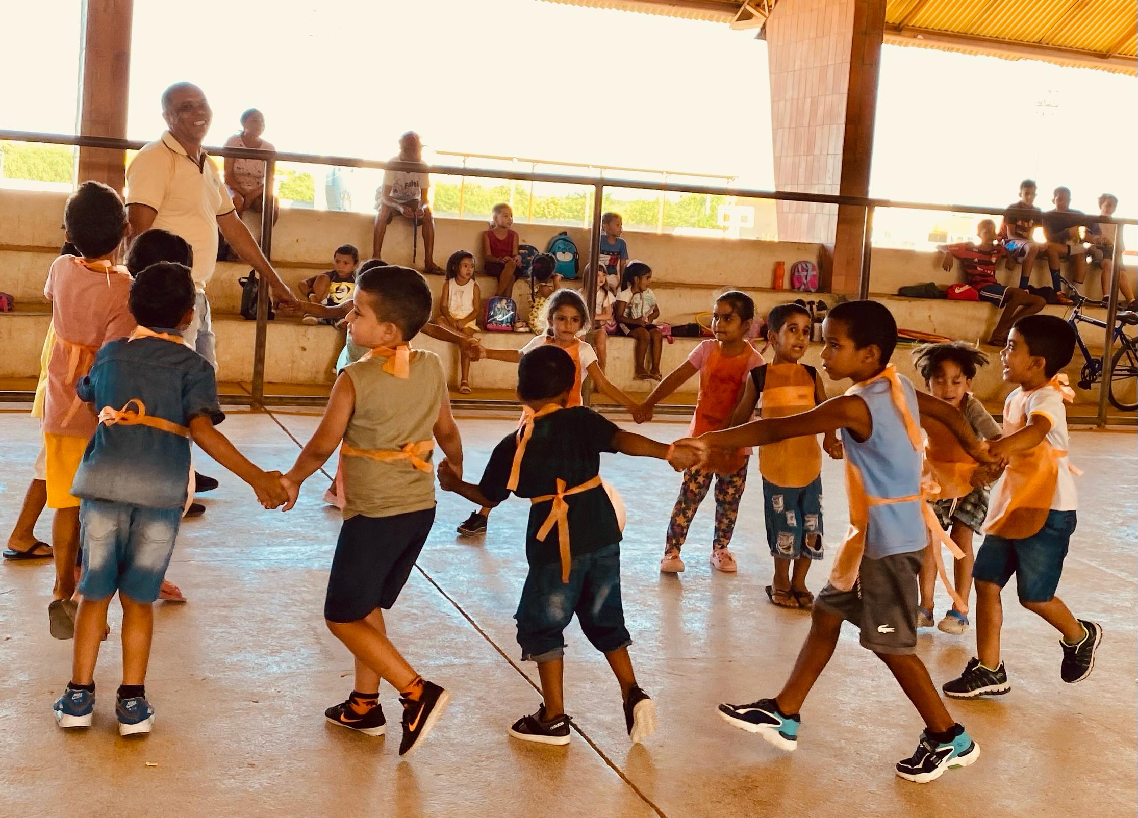 AS ESCOLAS MUNICIPAIS DE CEDRO/PE CELEBRAM O DIA DAS CRIANÇAS COM MUITA DIVERSÃO E ANIMAÇÃO 