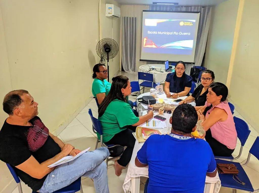 A SECRETARIA DE EDUCAÇÃO DE SÃO VICENTE FERRÉR-PE REALIZOU JUNTO A COORDENAÇÃO DA SEDUC DO SEXTO AO NOVO UMA REUNIÃO COM OS EDUCADORES DE APOIO DO SEXTO AO NOVO