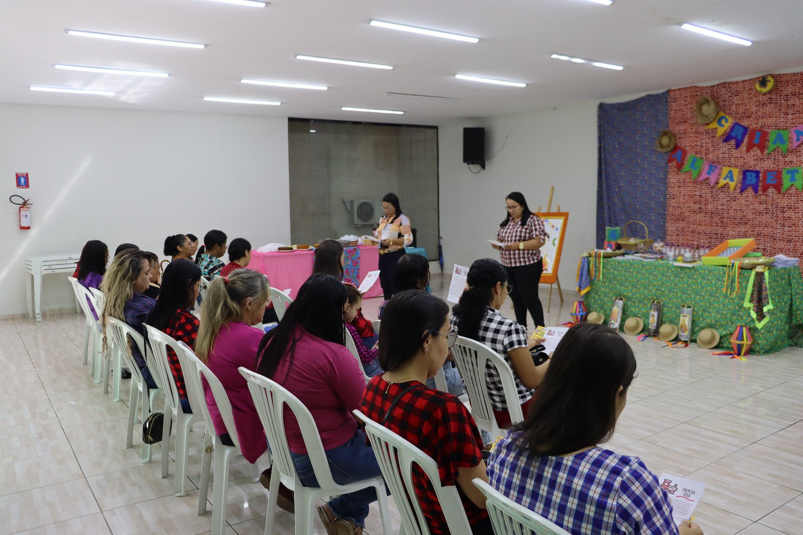 SECRETARIA DE EDUCAÇÃO DE PANELAS REALIZA FORMAÇÃO DO PROGRAMA CRIANÇA ALFABETIZADA